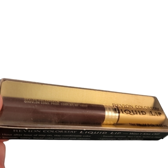 5/$13 New Revlon Color Stay Liquid Lip #23 Hot Chocolate - Picture 2 of 7